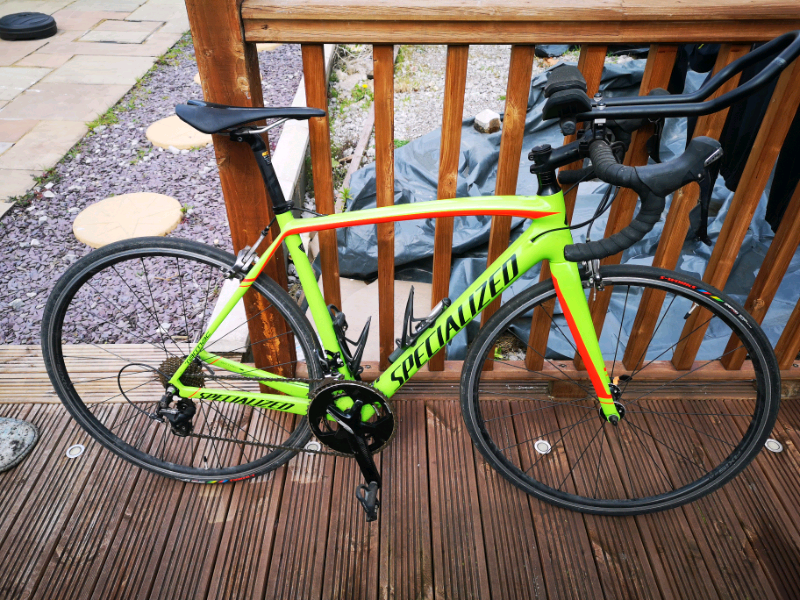 Specialized tarmac carbon road bike 